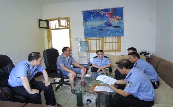 廚房水管破裂傳出刺鼻性氣味，原以為是鄰居家甲醛超標(biāo)，沒想到是“絕命毒師”