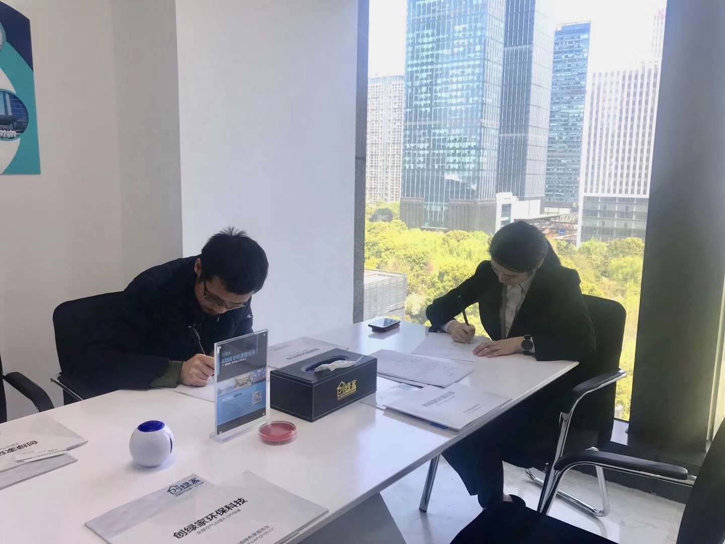 熱烈祝賀陳總簽約創(chuàng)綠家懷化市縣級(jí)代理！