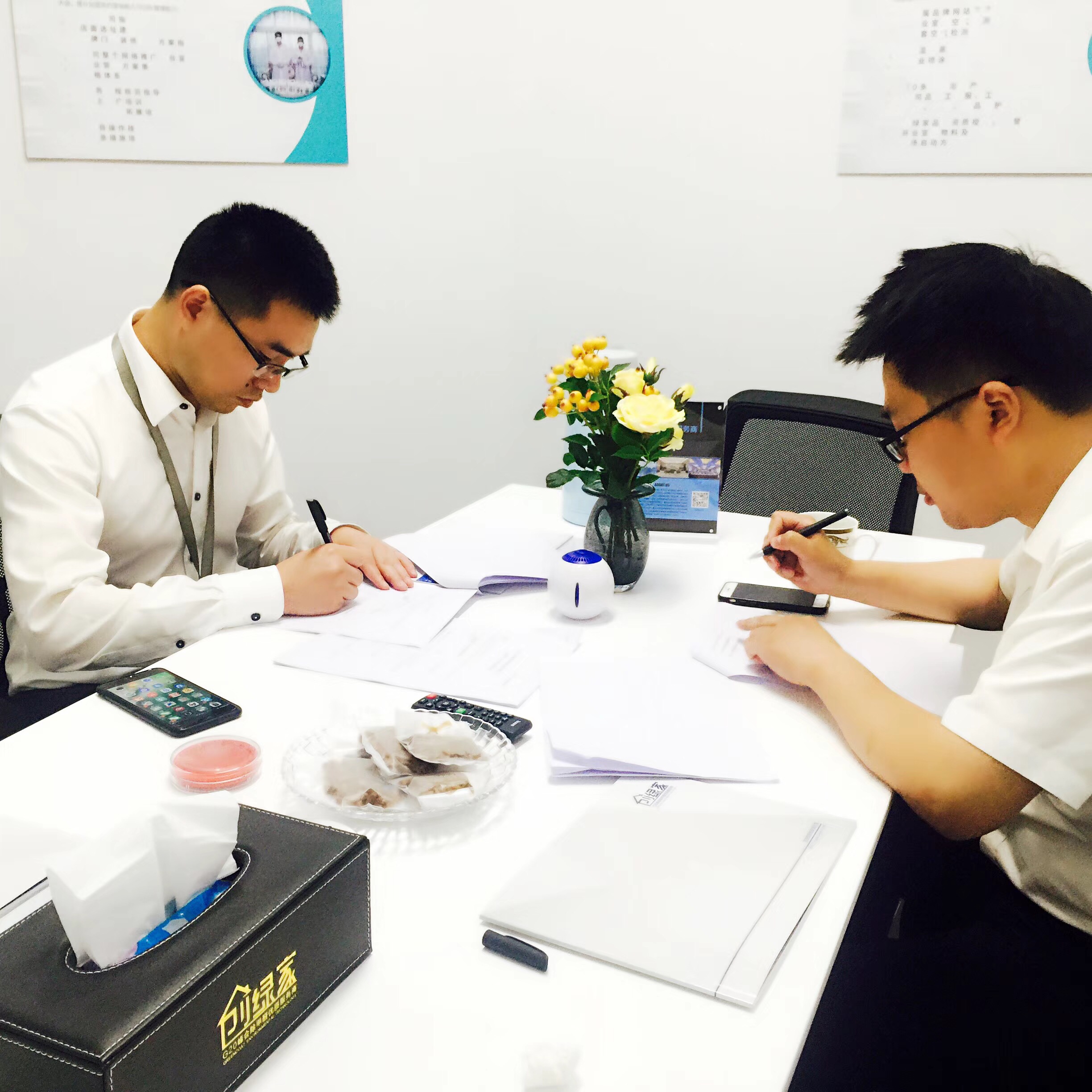 熱烈祝賀倪總簽約創(chuàng)綠家浙江省區(qū)級(jí)代理！