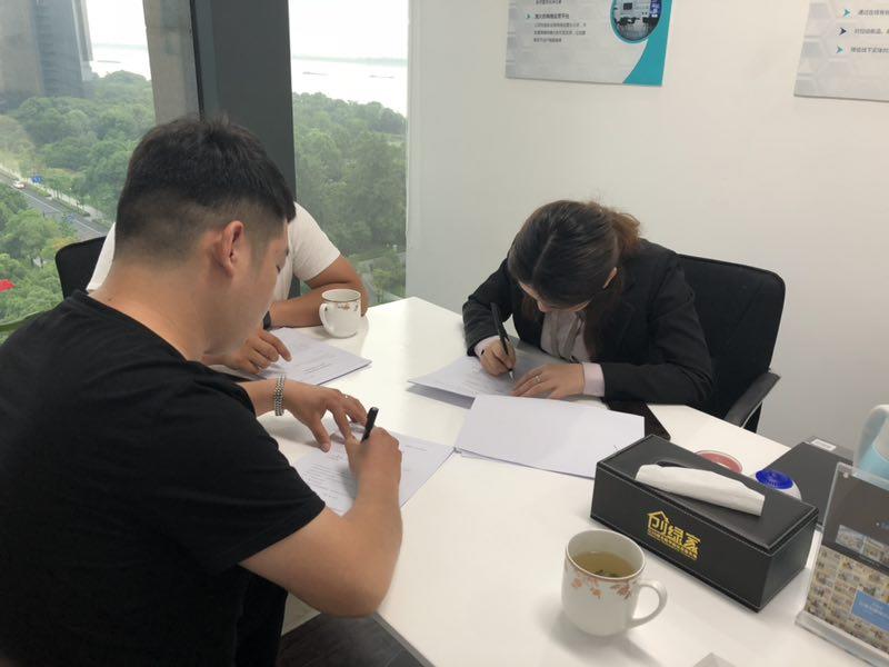 熱烈祝賀于總、沙總簽約創(chuàng)綠家阜陽市區(qū)級代理！