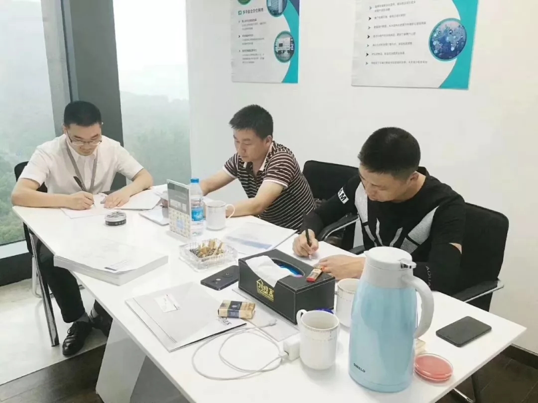 熱烈祝賀馬總團(tuán)隊(duì)簽約創(chuàng)綠家襄陽市區(qū)級(jí)代理！