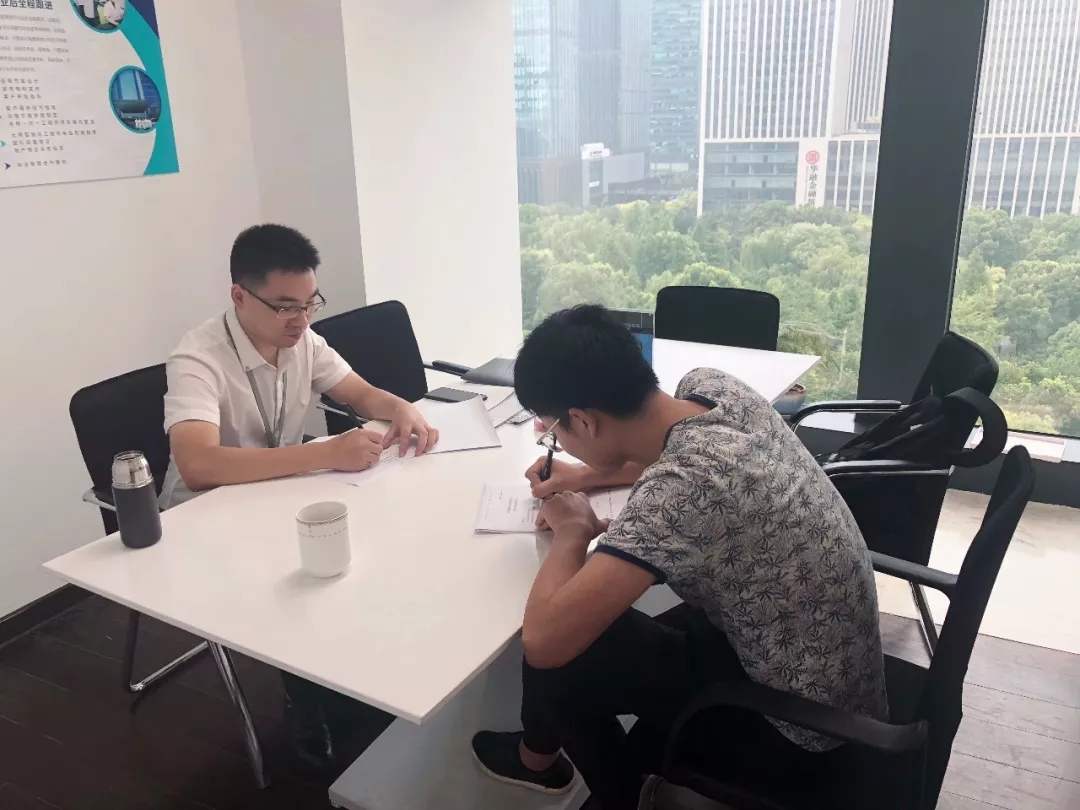 熱烈祝賀董總簽約創(chuàng)綠家重慶市區(qū)級(jí)代理！