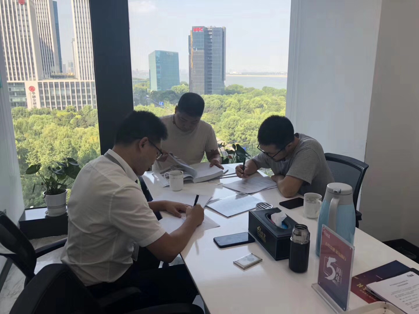 熱烈祝賀于總兄弟簽約創(chuàng)綠家金華市縣級代理！