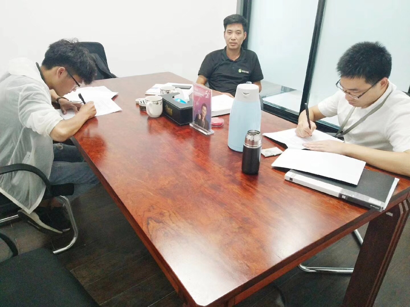 熱烈祝賀鮑總父子簽約創(chuàng)綠家浙江省縣級(jí)代理！