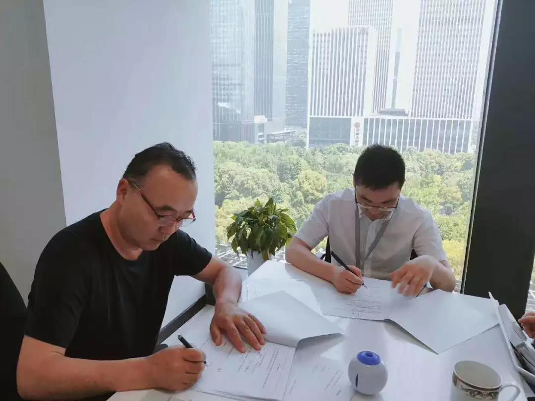 熱烈祝賀徐總簽約創(chuàng)綠家淮南市區(qū)級(jí)代理！