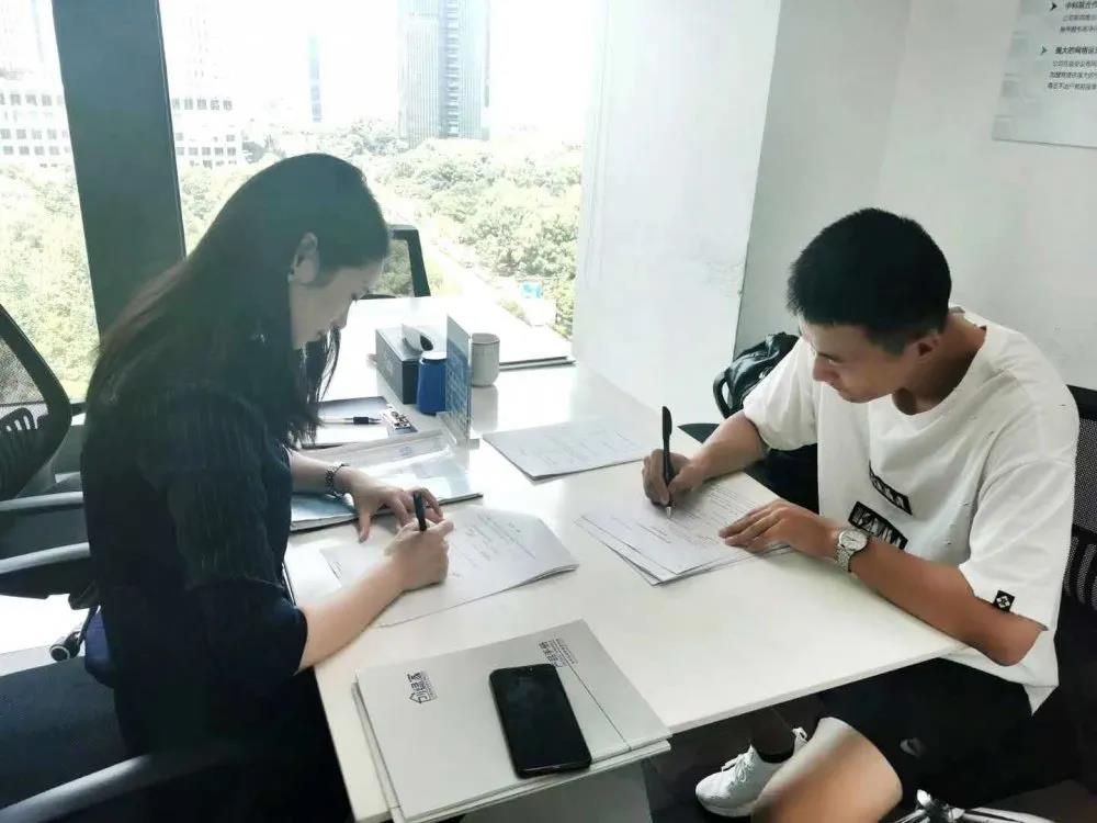 熱烈祝賀任總簽約創(chuàng)綠家天津市區(qū)級代理！