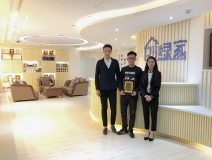 熱烈祝賀龍總、趙總簽約創(chuàng)綠家南京市區(qū)級代理！