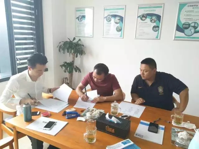 熱烈祝賀上饒信州張總、高總簽約創(chuàng)綠家！